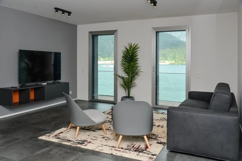 Front Lake Vacation Rental Melì in Melide