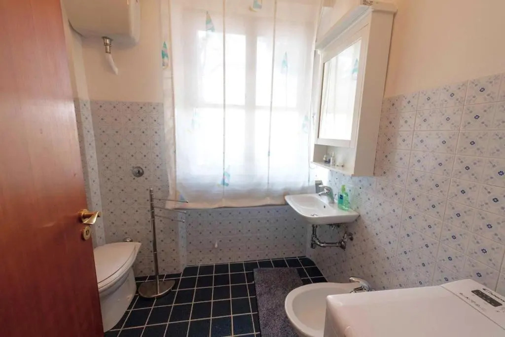 M261 - Marcelli, Trilocale Ristrutturato Con Terrazzo Vista Mare Pt