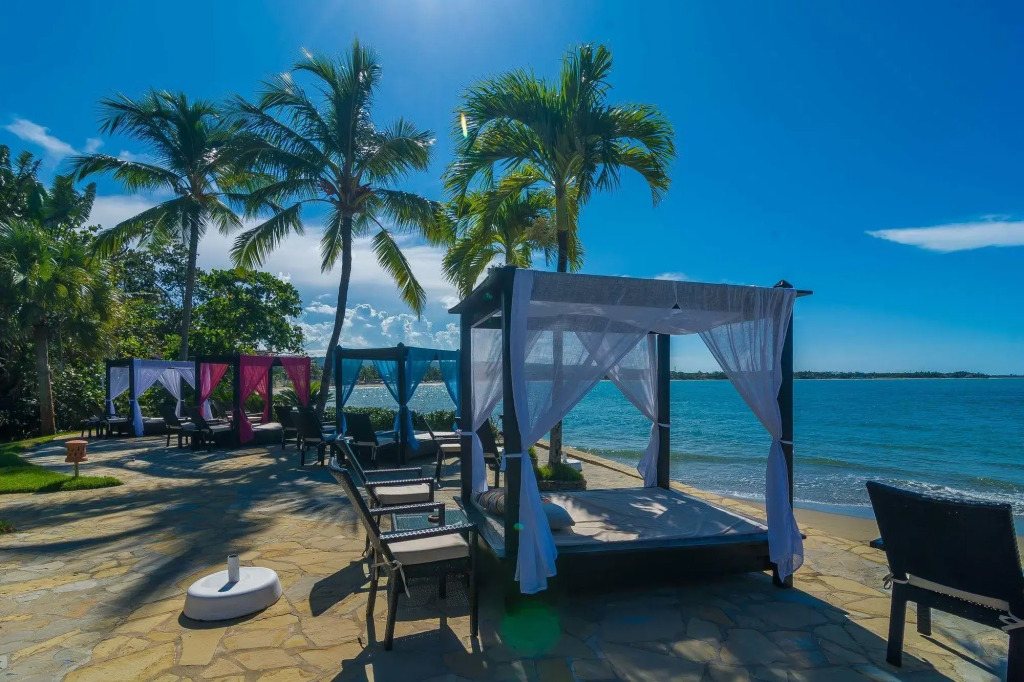 Velero Beach Resort