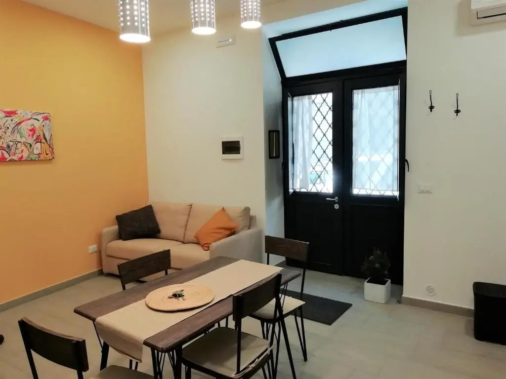 Theatron House