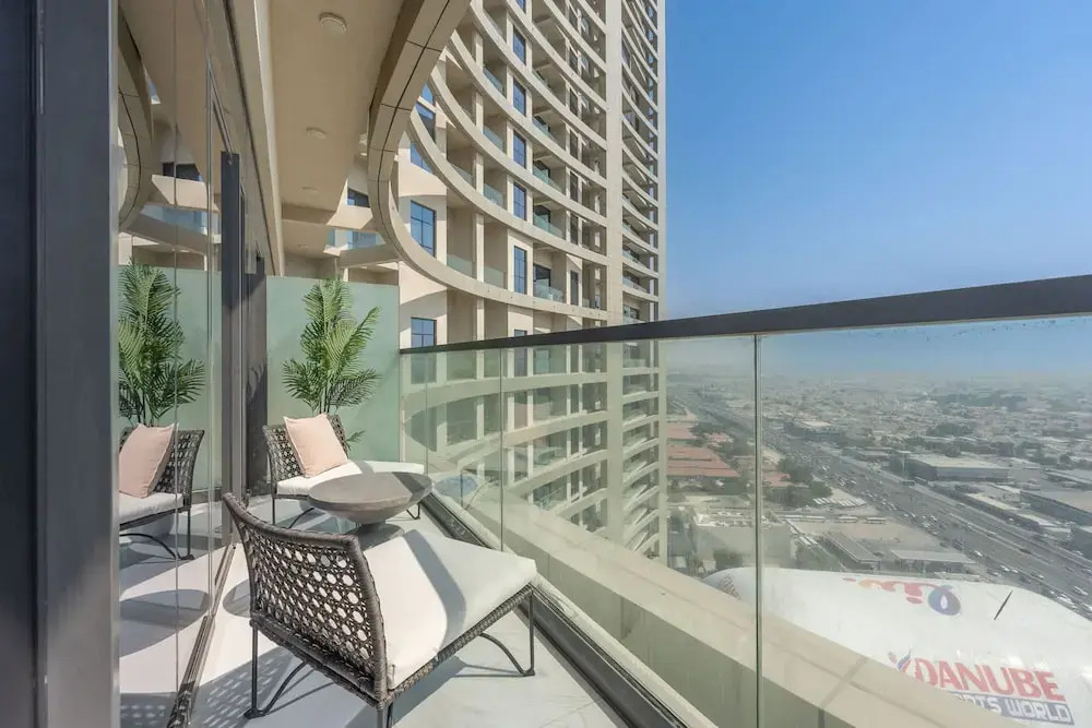 Modern Luxe 2BR in Business Bay