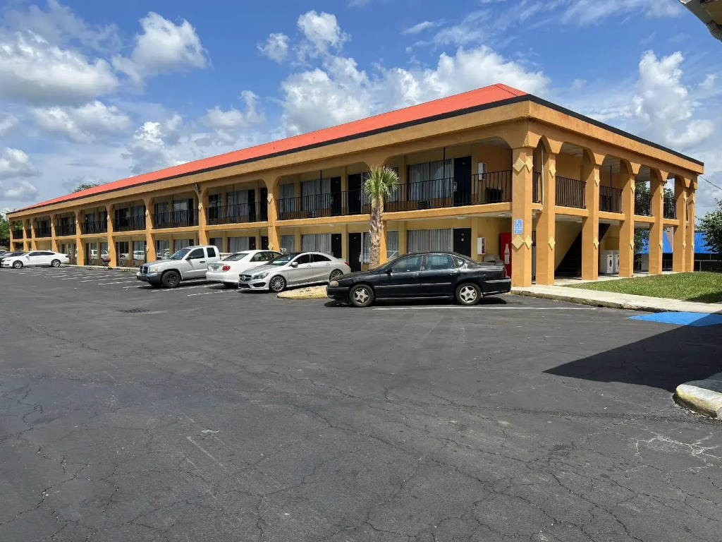 Country Hearth Inn & Suites Cartersville