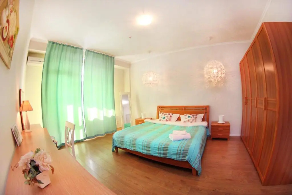 Apartments on Navoi 68
