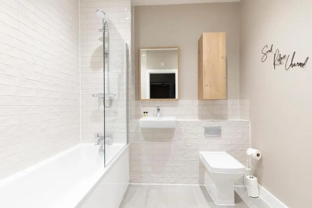 Elliot Oliver - Stylish Loft Style 2 Bedroom Apartment With Parking