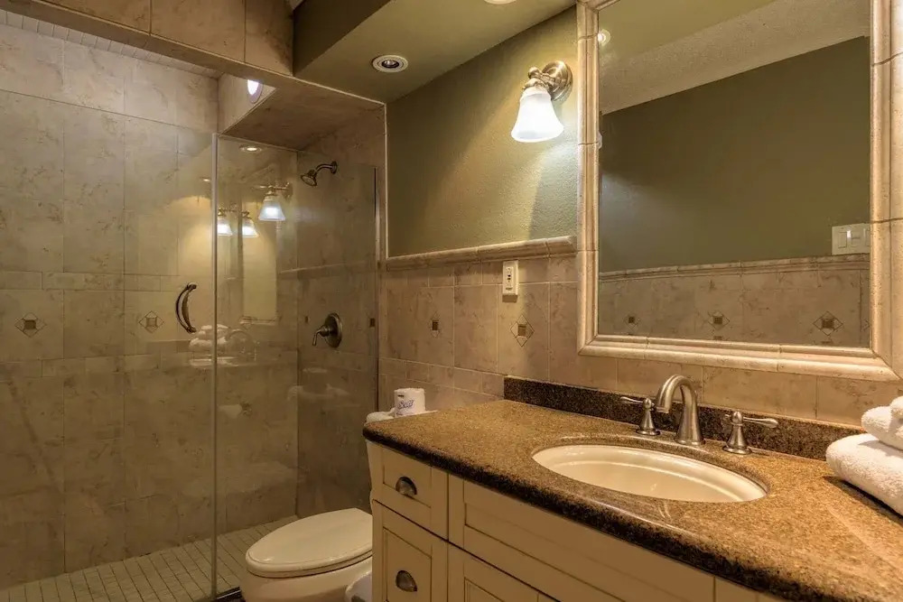 2nd Floor 1br Beachfront Condo W/ Heated Pools 1 Bedroom Condo