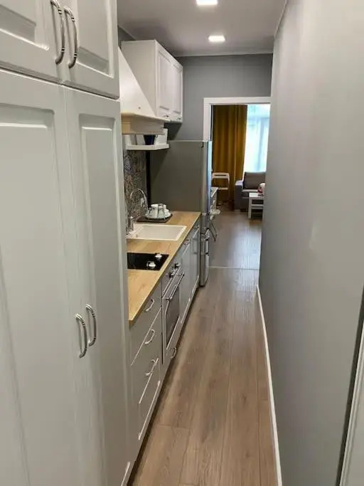 Manhattan Studio with workplace/ Student City