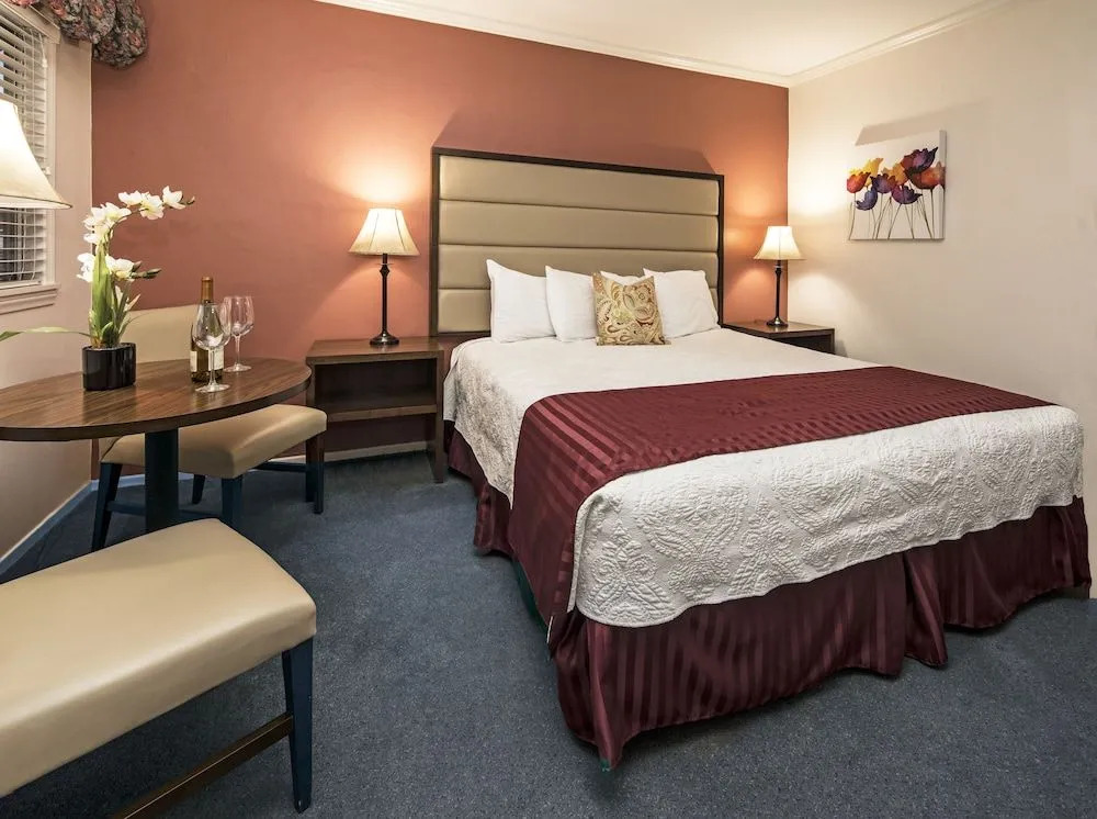 Solvang Inn & Cottages