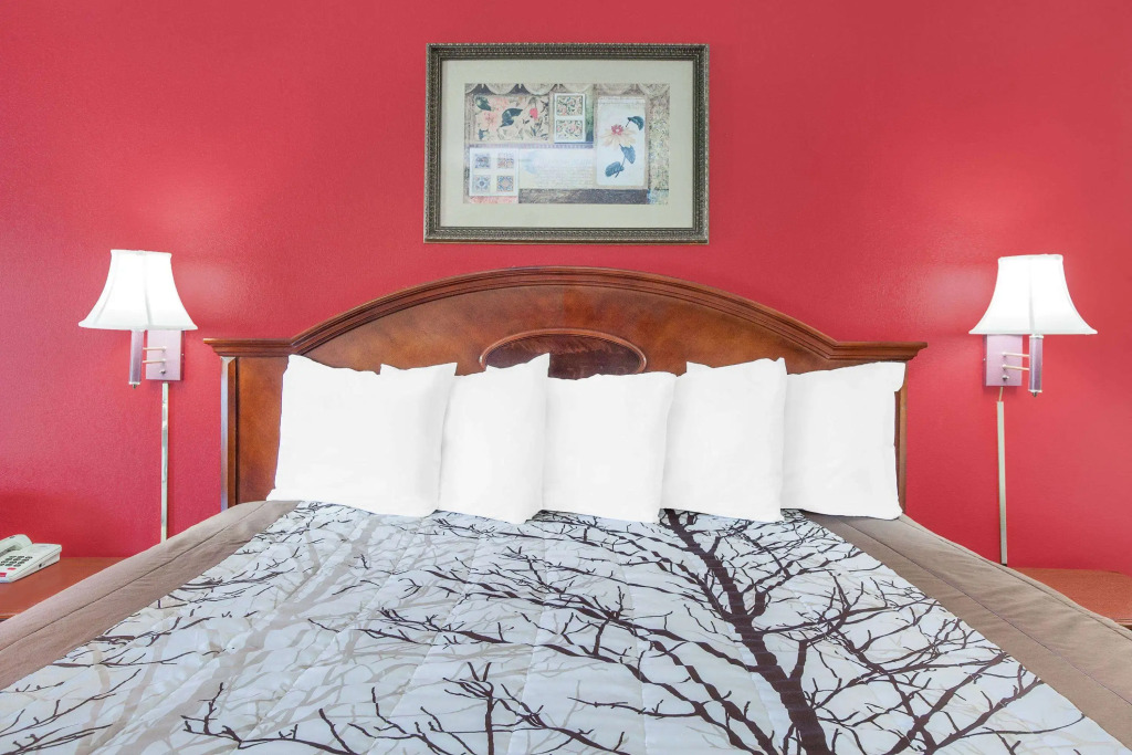 Days Inn by Wyndham Newton