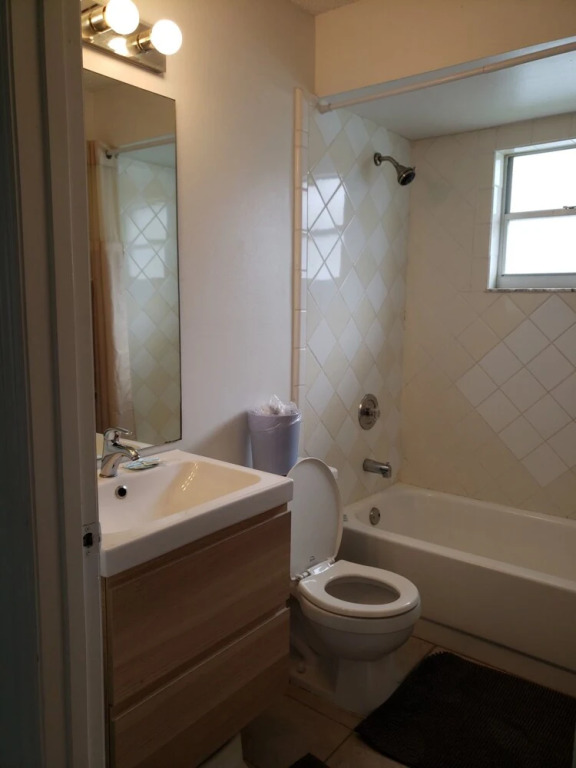 Windward Cay 4707