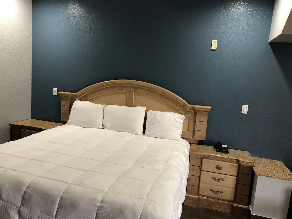 The Symphony Inn & Suites