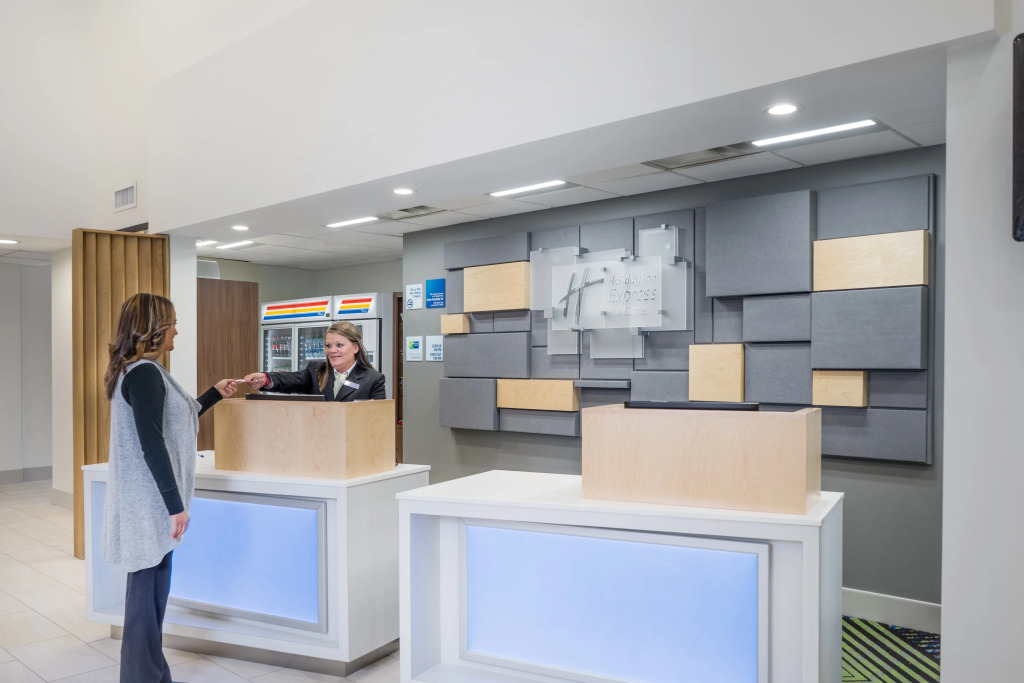 Holiday Inn Express Hotel & Suites Louisville East by IHG