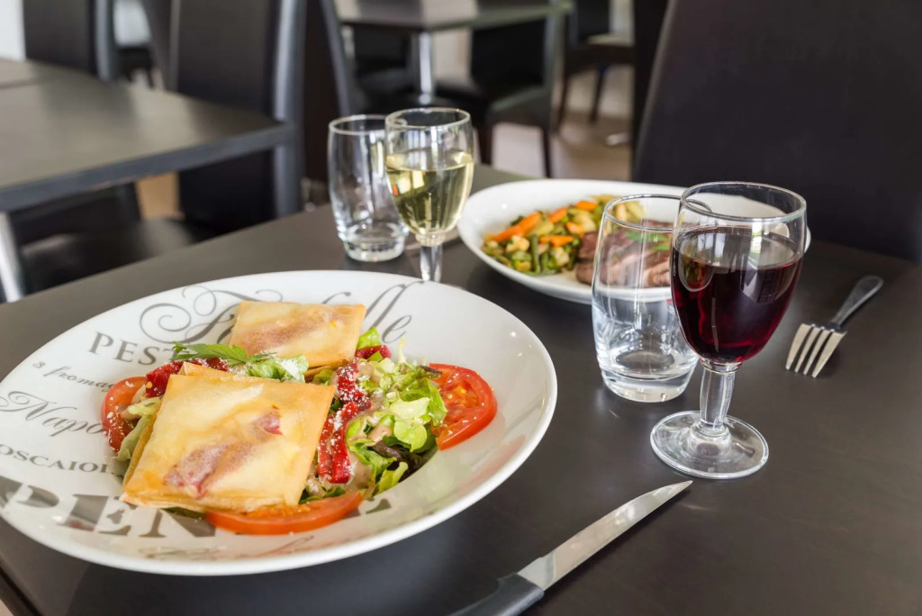 Noemys Valence Nord - hotel restaurant