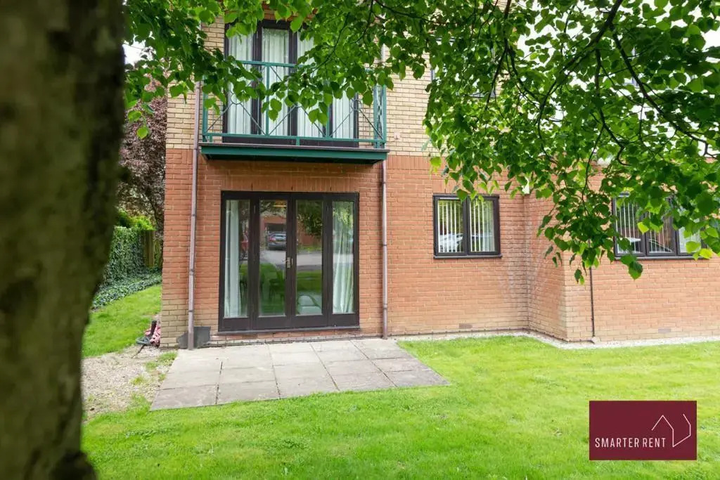 Maidenhead - 2 Bed & Parking