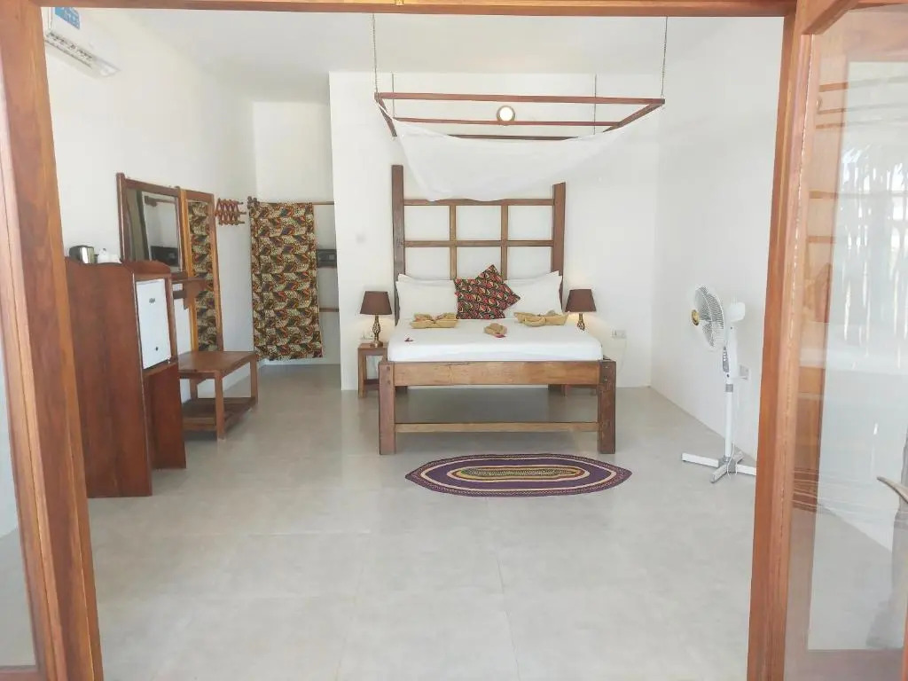 Jaribu Beach Hotel