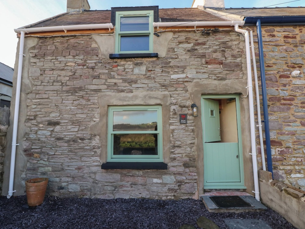 2 Strand Cottages