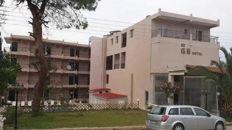 Golden Beach Hotel
