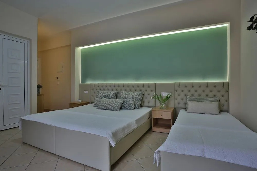 Irida Apartments
