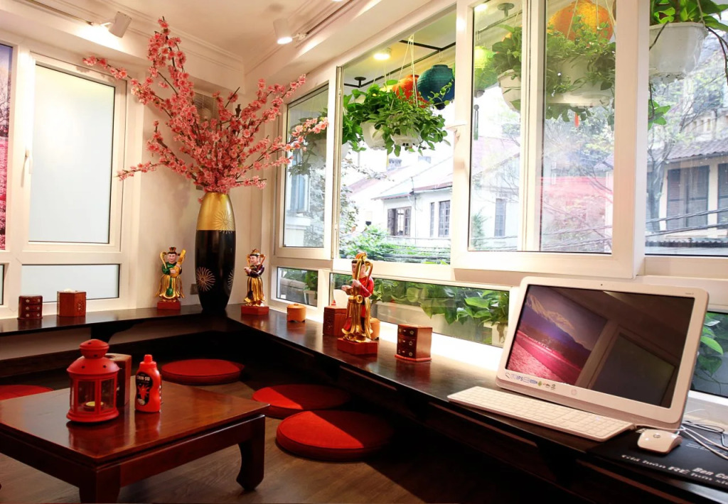 Tomodachi House