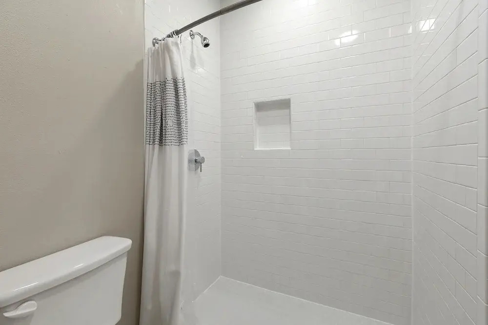 New! Modern Riverfront Apt 5blks to Schlitterbahn!