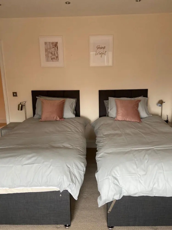 Central Location - 2 Bedroom Apartment