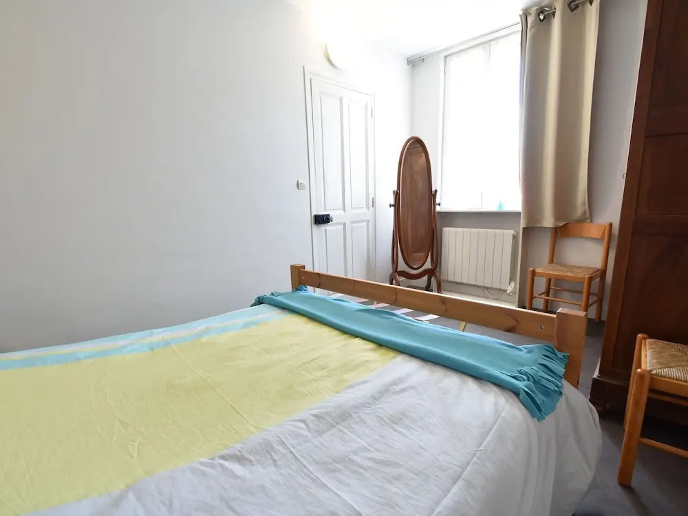 Simple Cottage Opposite the Beach and Within Walking Distance of the Facilities