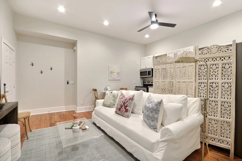Gallery Stays - Parkside Suite