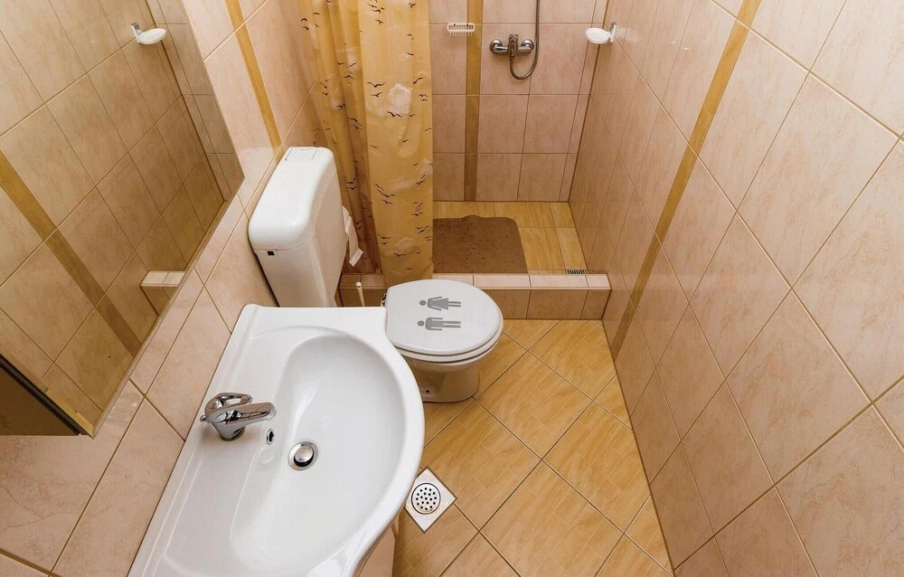 Beautiful Home in Klenovica With 7 Bedrooms and Wifi