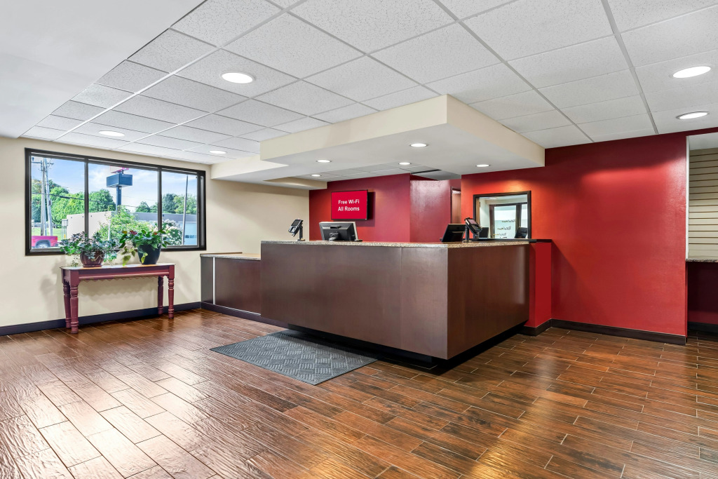 Red Roof Inn PLUS+ & Suites Malone