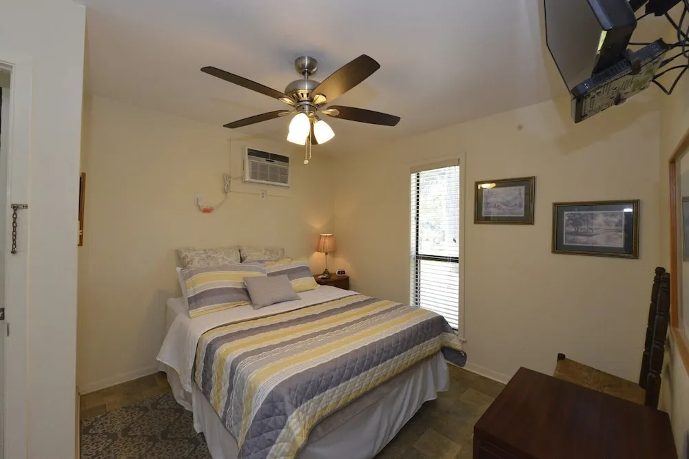 Shiner Country Inn