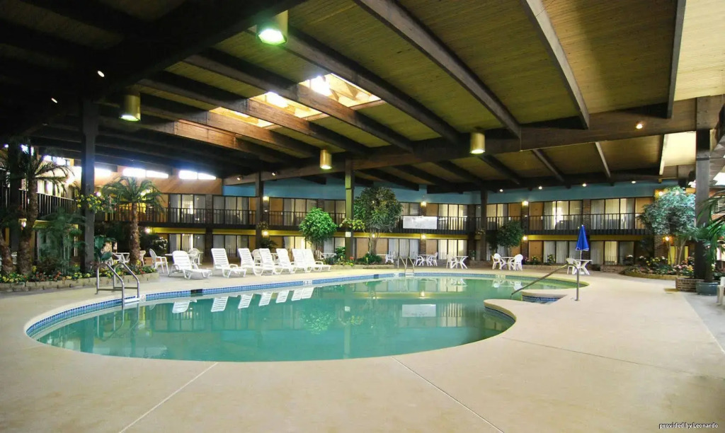 Crossroads Hotel & Event Center