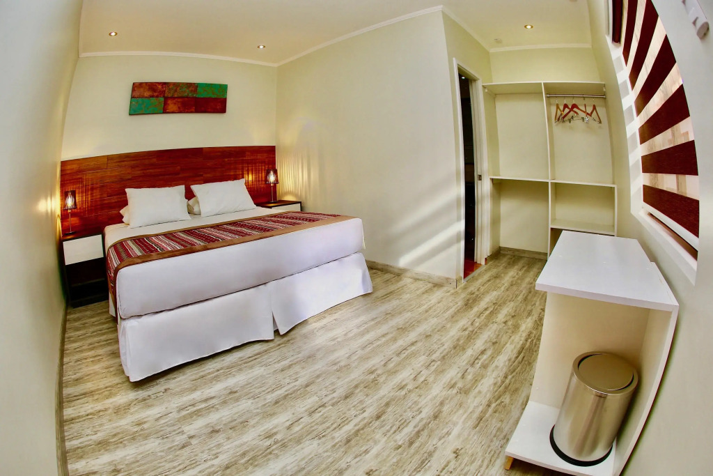 Yakana Hotel