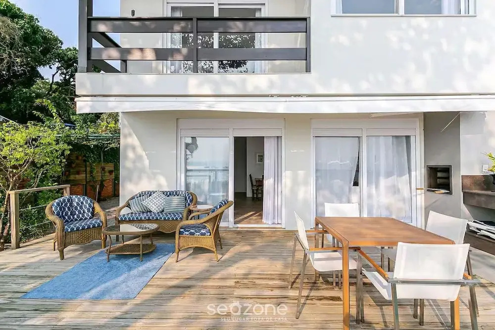 Seafront Beautiful House in Sto. Antonio Cda1647