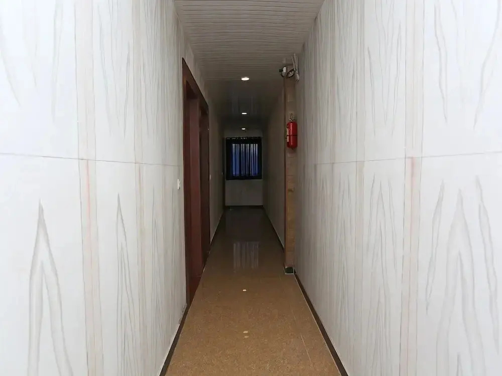 Hotel Queen Palace By OYO Rooms