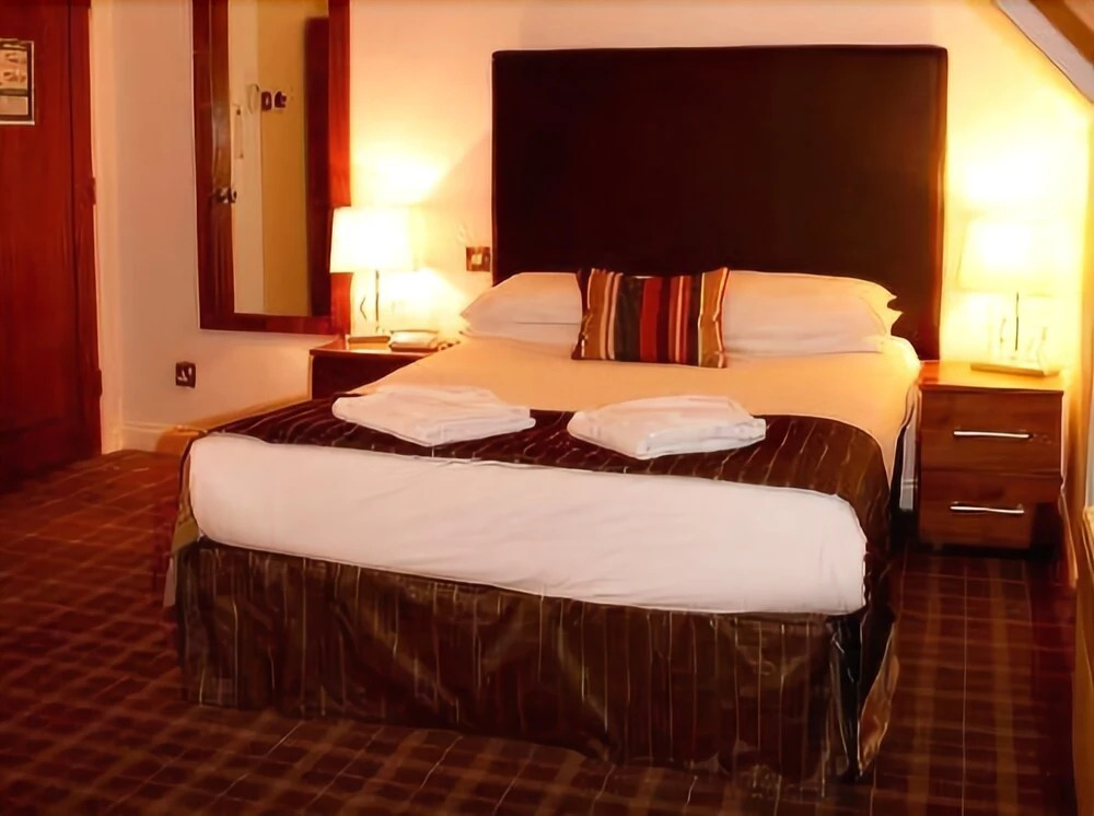Waterside Hotel