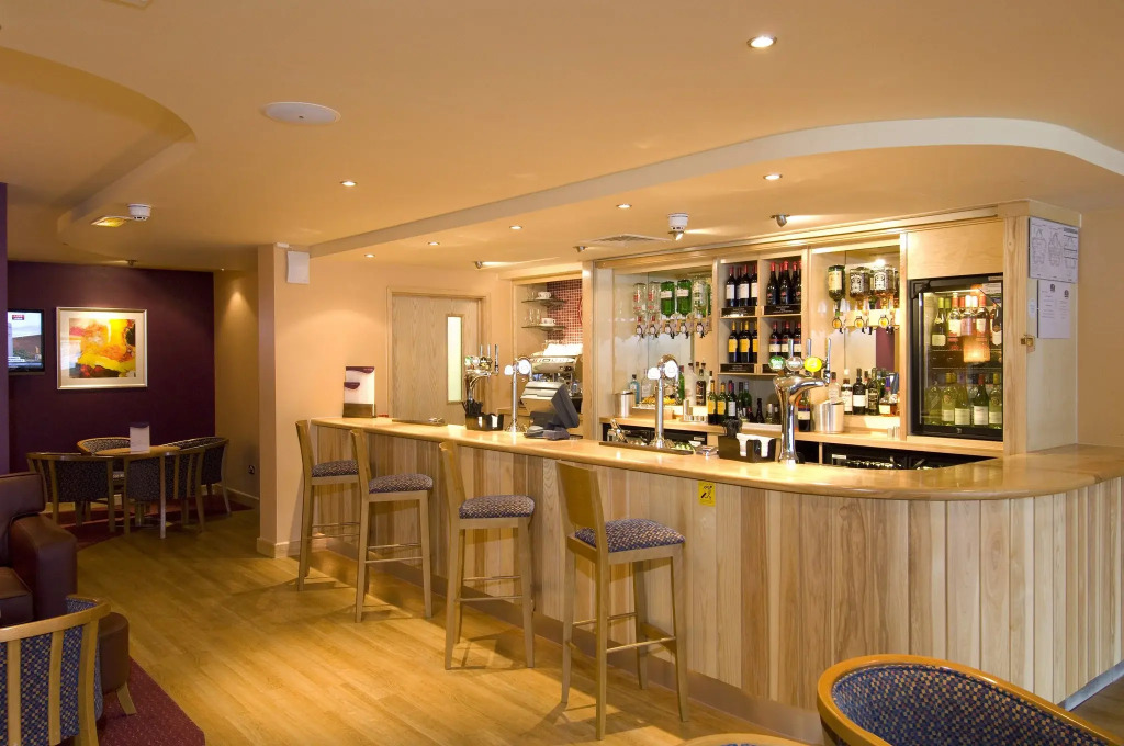 Premier Inn Leicester City Centre - Train Station