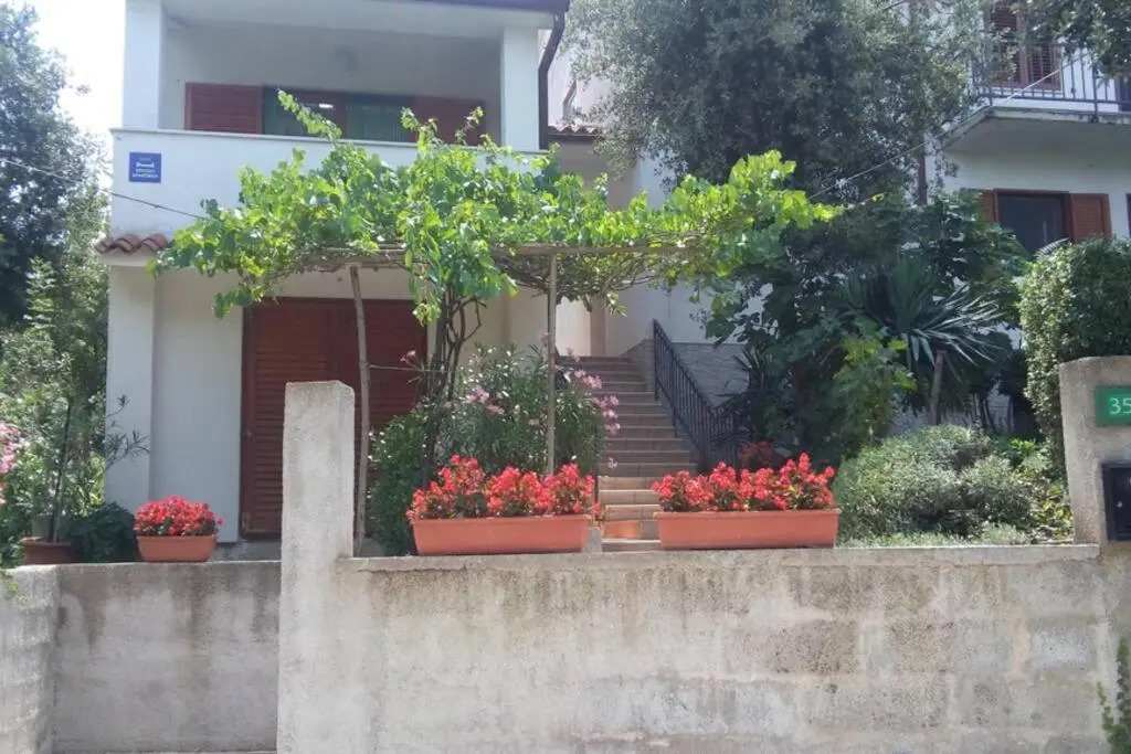 Štinjan-Studio apartment Petrić