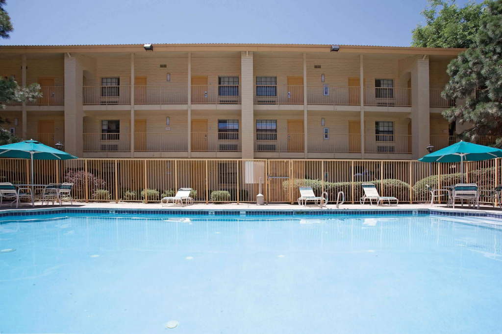 Travelodge by Wyndham Golden-Denver