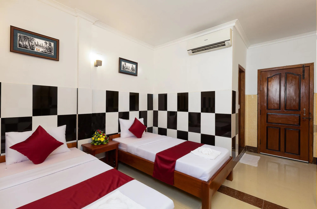 Botoum Hostel
