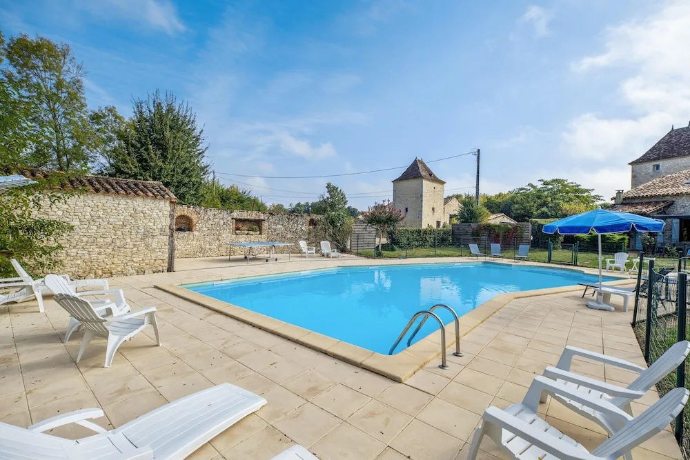 House With 6 Bedrooms in Thenac , With Private Pool, Furnished Garden and Wifi