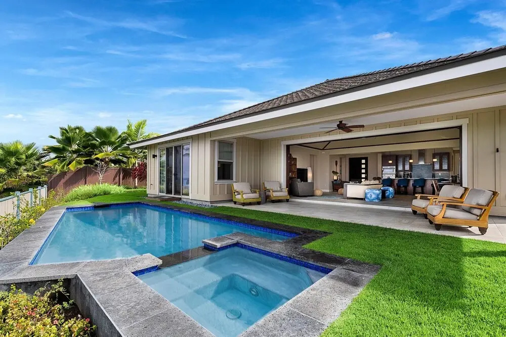 Unbelievable Ocean Front View w Pool - AC - Outdoor Seating!- Vrkcv