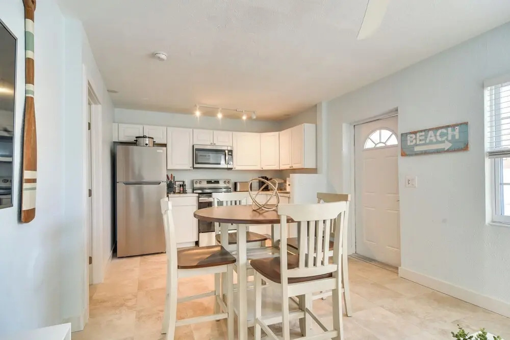 Apartment w/ Easy Access to Indian Rocks Beach!