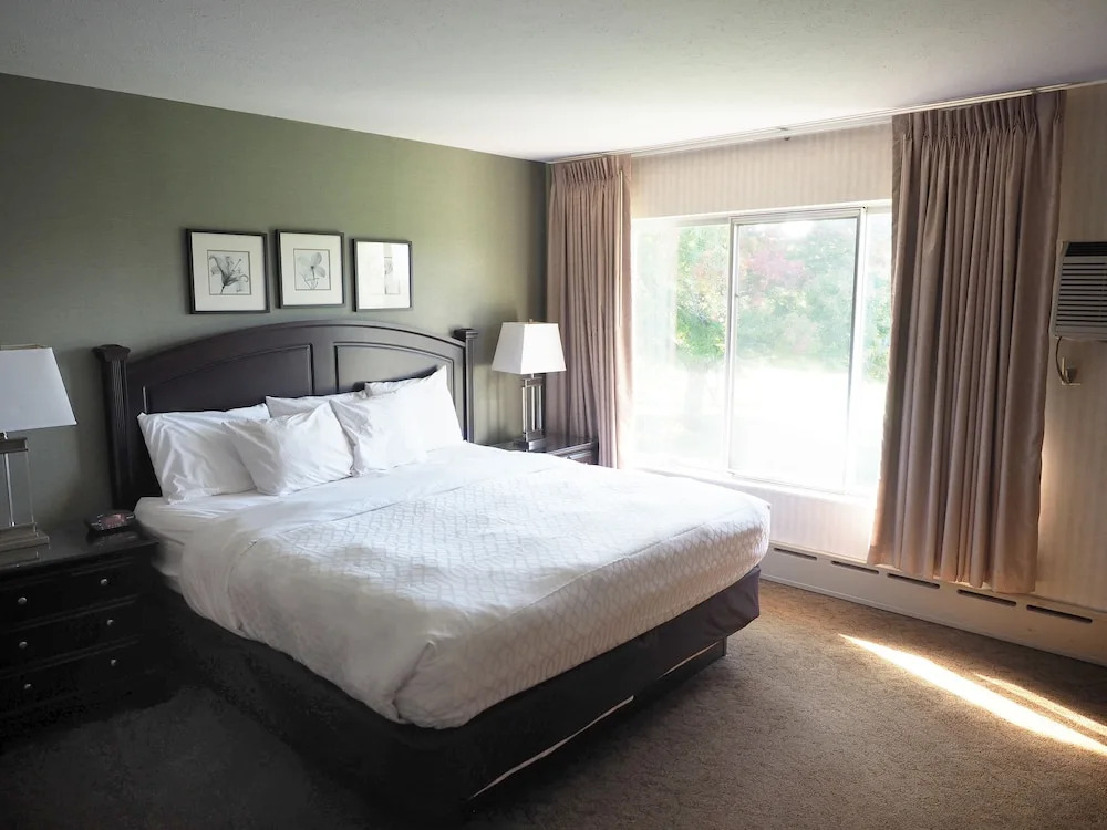 Evergreen Resort