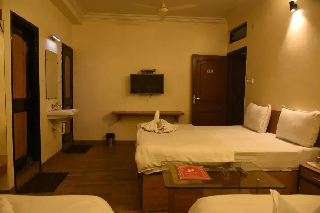 Hotel Satyug Inn