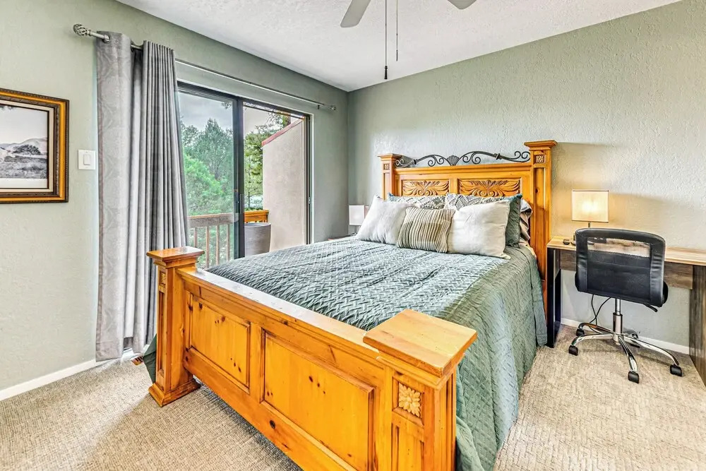 4 Mi to Dtwn: Cozy Family Condo in Ruidoso!