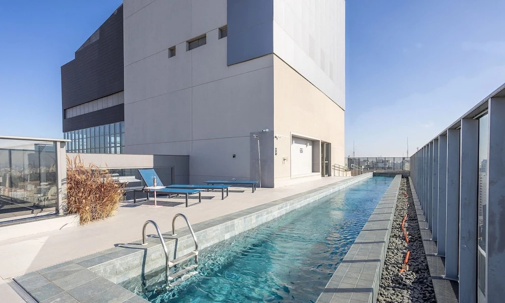 Building w/ Pool and Gym in Paraiso - ONP