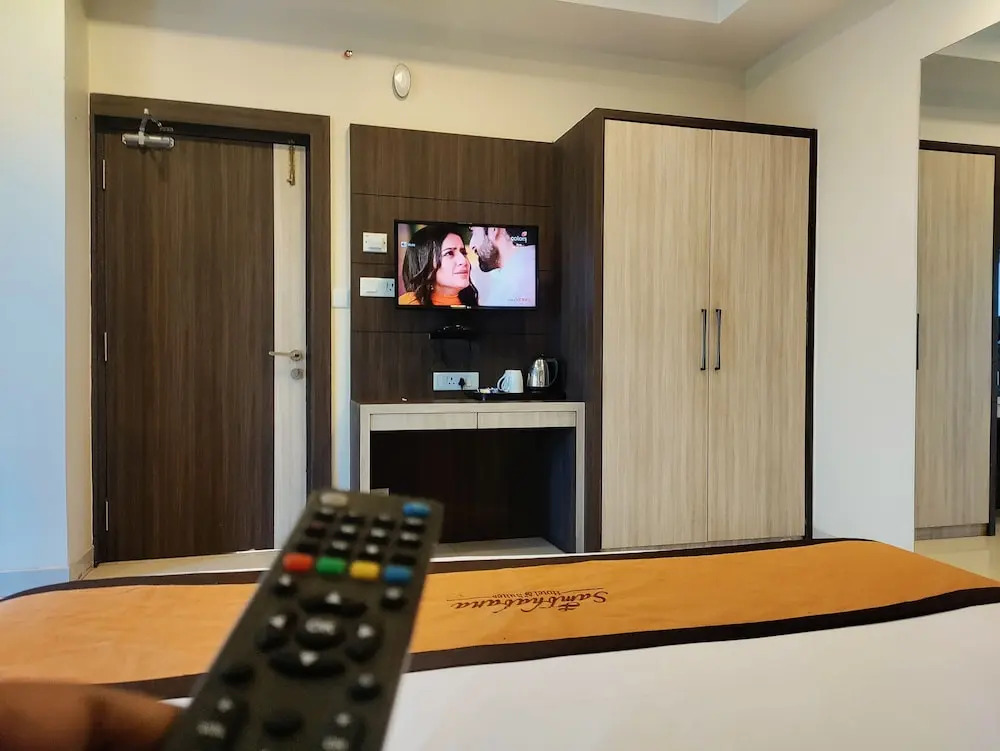 Sambhabana Hotel & Suites