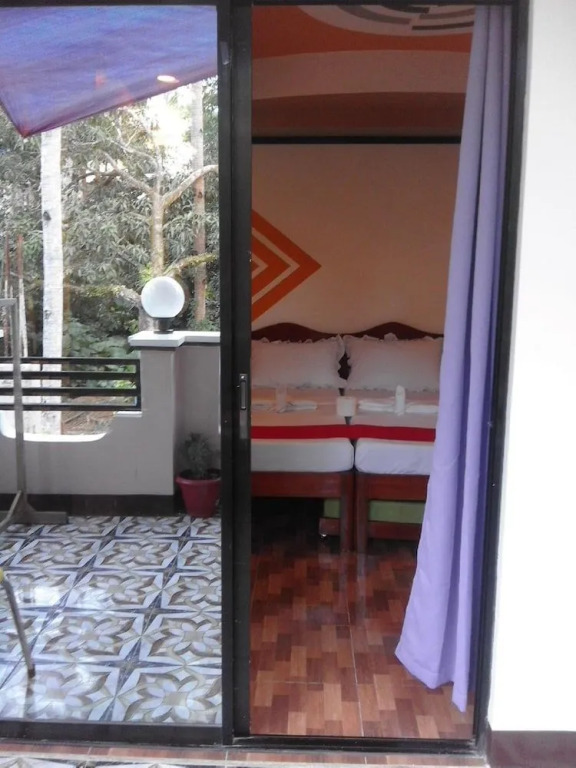 Vali-Joe Travel Lodge
