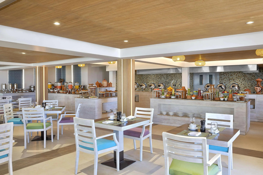 Курортный отель Avani Kalutara Resort