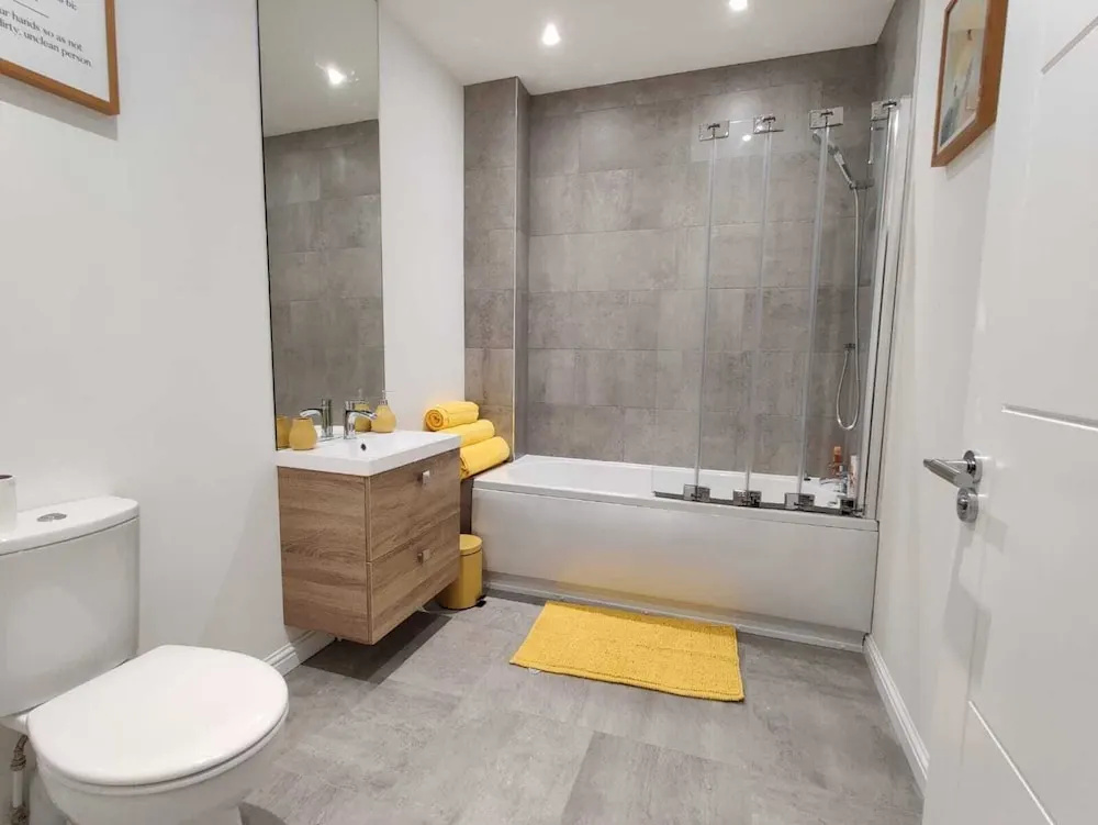 Stunning River View 2-bed Apartment in Perth