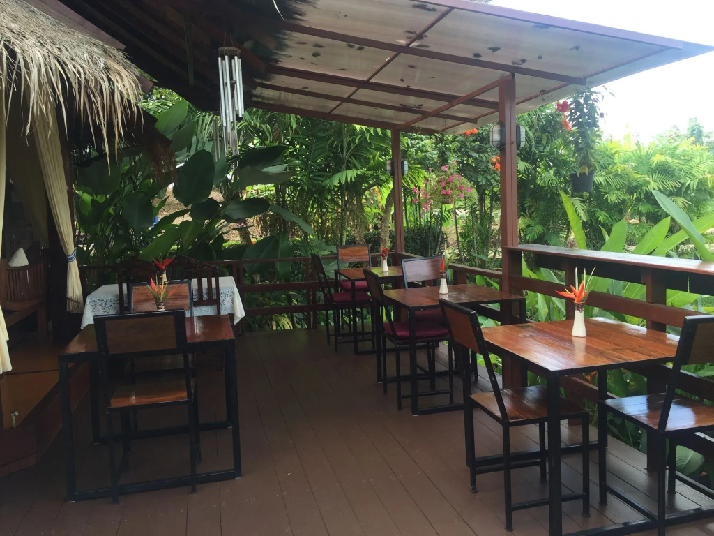 Pura Vida Pai Resort